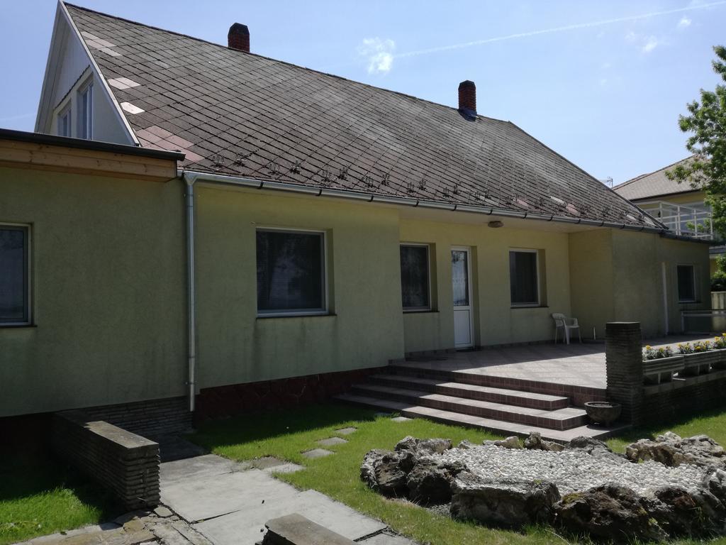 Margaréta Apartmanház Balatonboglár Exterior foto