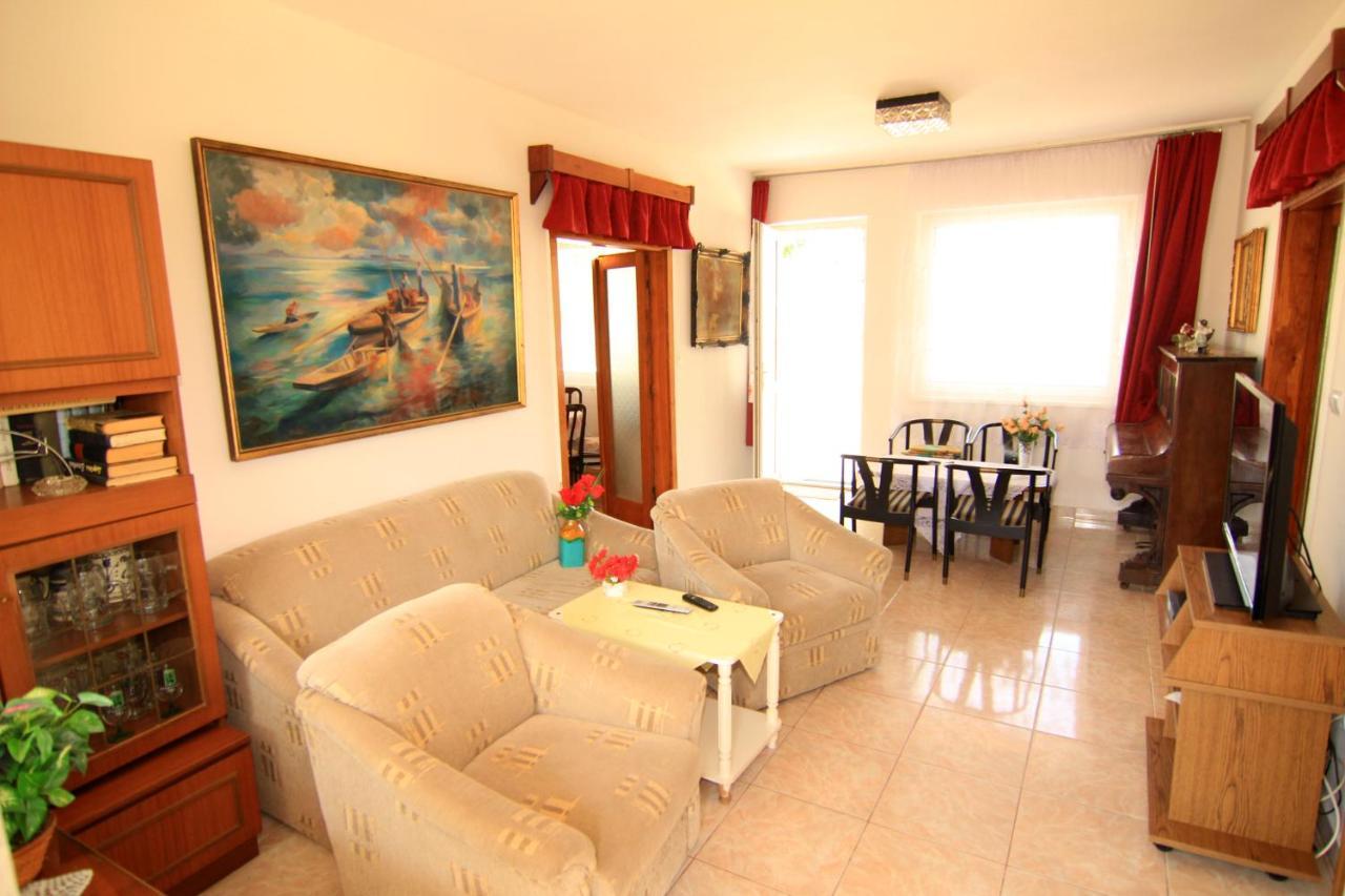 Margaréta Apartmanház Balatonboglár Exterior foto