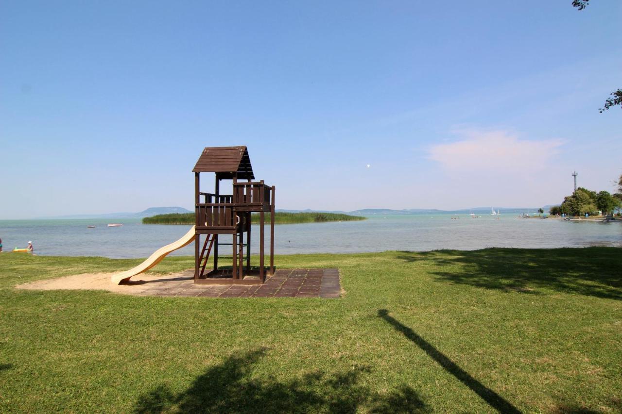 Margaréta Apartmanház Balatonboglár Exterior foto